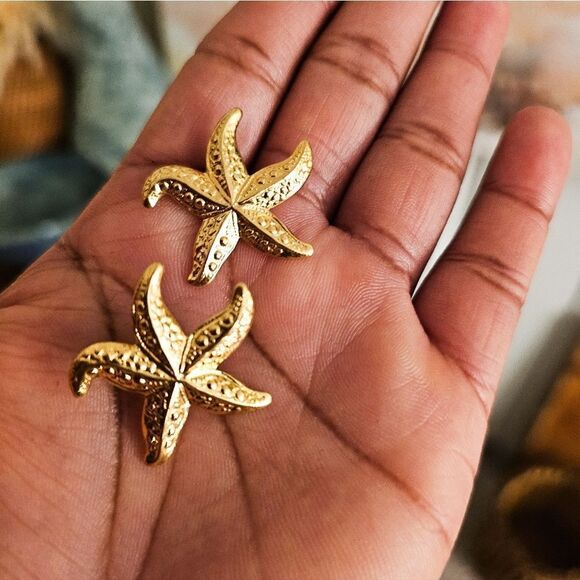 VTG Goldtone Starfish Trendy Boho Pierced Earrings. - Picture 12 of 13